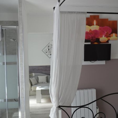 Au Coeur Du Bien Etre, Chambre D'Hotes Avec Piscine Chauffee Et Couverte, Spa, Sauna, Massages Monteaux Eksteriør bilde